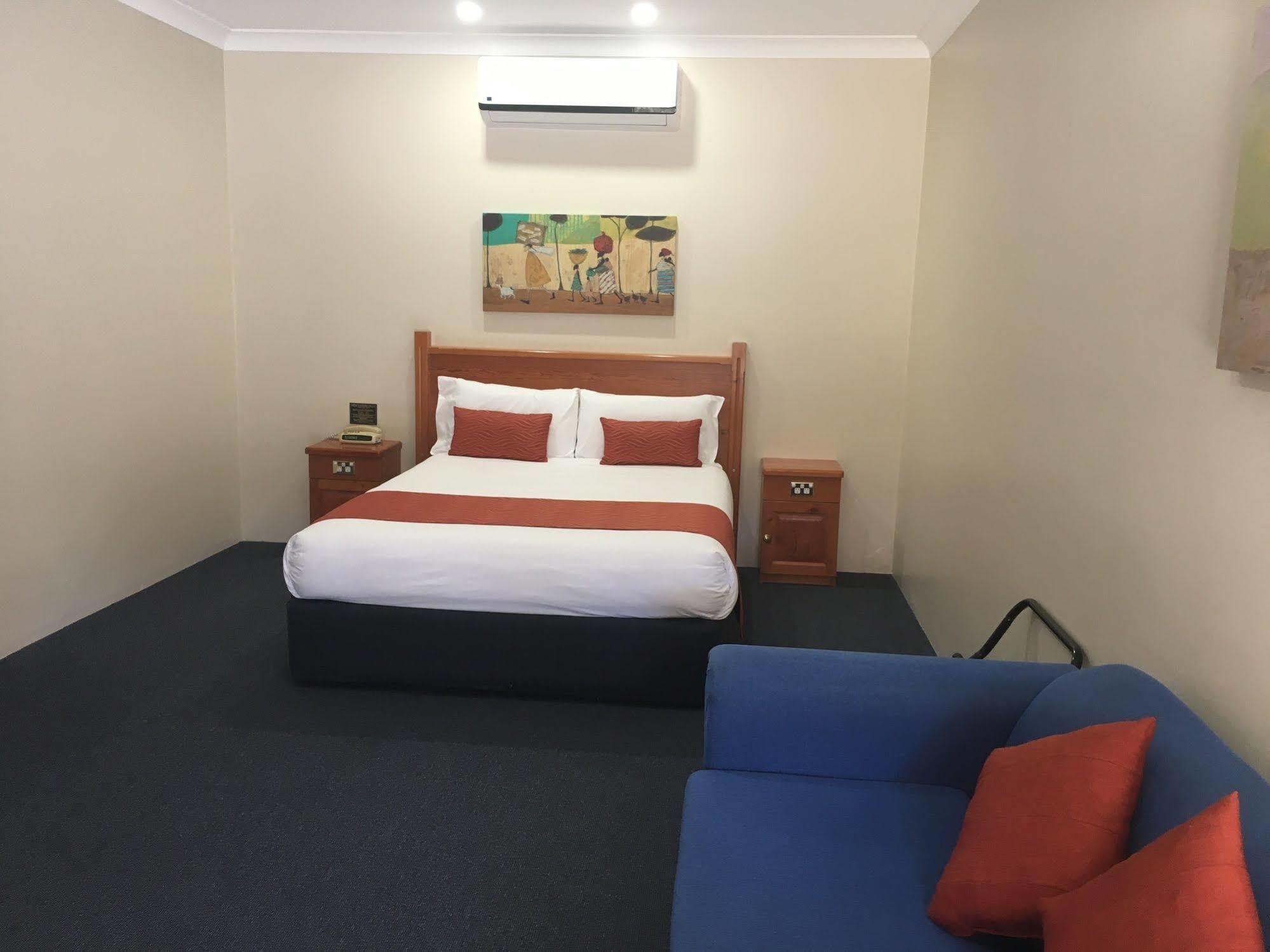 Breakout Motor Inn Cowra Bagian luar foto